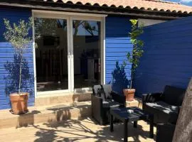 Maison Gekko I & II, climatisée avec patio, places de parking privées, plage à 800m