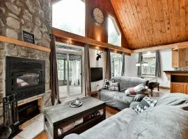Chalet Gordon - Log Cabin Hot Tub & Lake Access