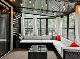Chalet Gordon - Log Cabin Hot Tub & Lake Access
