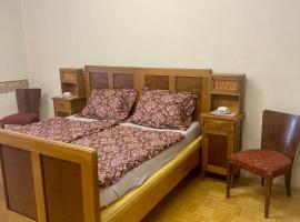 Zámek Hošťálkovy: Hošťálkovy şehrinde bir otel
