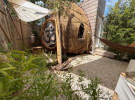 Cabane Le Nid Marin piscine à 500m de la plage, hotel v mestu La Ciotat