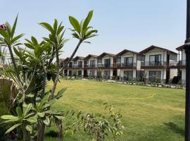 Aayovea Resort Ayodhya Near Ram Mandir & Saryu River โรงแรมในAyodhya