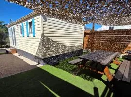 Bungalow entre oliviers et pins, -10mn de la plage