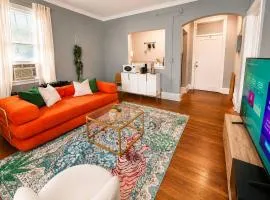 Uptown Funk Getaway with Parking & Walk To Stadiums, Nightlife