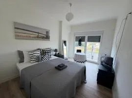 Modern Big Room with Balcony in New Apartment