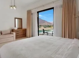 Deluxe Villas by Al Dana Paradise
