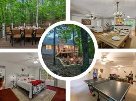 RidgeHaven Retreat Massanutten 4BR Cabin w Fire Pit Games & Outdoor Dining