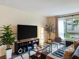 2 BR next to Convention Center in downtown Seattle, Great for World Cup Attendees!
