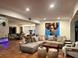 4BR Lakefront Bali Vibes in Miami with Self Check in