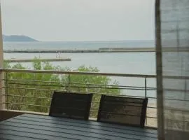 Almy Sea Apartment