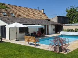 Alsace Bas-Rhin Logis indépendant avec piscine privée、Alteckendorfのホテル