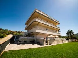 Etesya Rooms & Apartments