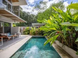 BRAND NEW 3 BR Modern Villa Gal