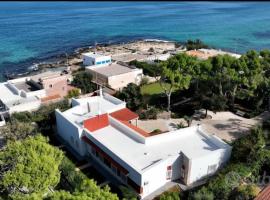 Villa Paola by the sea, hôtel à Cozze