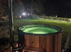 Cozy Apartment in Krkonoše with Hot Tub