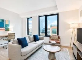 Luxury Seaport Stay Rooftop & Pool
