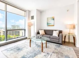 Luxury Apt with Gym & Pool