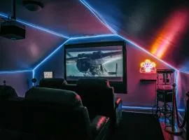 Sleeps 18 • 8BR • Game Room • Gym • Theater