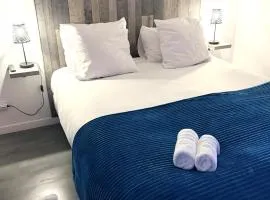 Aux Charmes-Suites cosy et independantes equipees d un frigo, micro ondes et nespresso