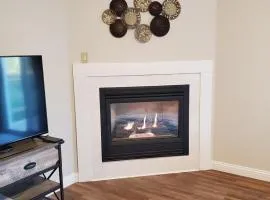 Relaxing Home 7 miles to Downtown and Purdue