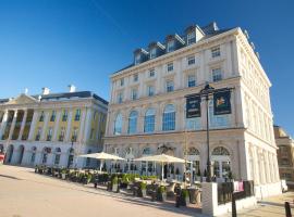 The Duchess of Cornwall, hotel Dorchesterben