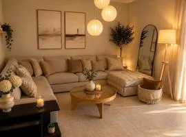 Luxury Villa for 12 Jacuzzi Outdoor lounge & BBQ