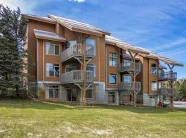 Blue Bird Sky - Ski and Golf Lodge