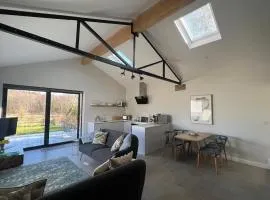 Modern 2 bed detached Cottage near Salisbury
