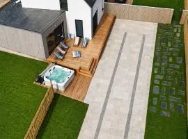 TRILIV 1 - Piscine 25m Sauna Jacuzzi