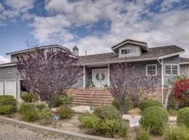Pets Welcome! Simi Valley Apt w/ Mtn & City Views