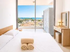 Best Seaview in Larnaca - 2 BDR Apt - 2 Min Walk to Beach