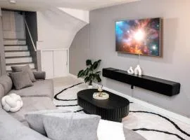 2BR Traveler's Favorite • Modern and Clean