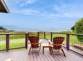 Mendocino Oceanfront Home - Hot Tub & BBQ