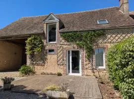 Maison de campagne rénovée avec jardin privatif - 2 chambres, 2 sdb, séjour spacieux - FR-1-590-105