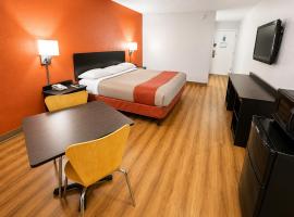 Motel 6-New Stanton, PA, ξενοδοχείο σε New Stanton