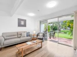 Peaceful Garden Escape - 2BR Noosaville Getaway