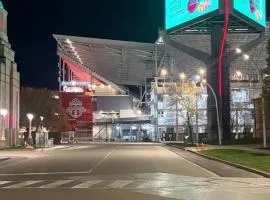 Exhibition Toronto FC 2026 FIFA Stay - Walk to BMO Field, GO Streetcar, PATH to Eaton Centre