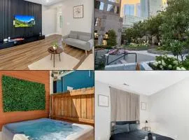 4 Bedroom Home with Hot Tub, Corn hole, & Smart TV! Minutes to Uptown, Airport, Dining and Entertainment -