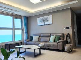 이스턴뷰 프리미엄 레지던스 100프로오션뷰, hotel u gradu Ulsan
