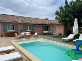 Villa avec piscine sécurisée - 8/9 pers. - FR-1-881-13
