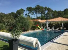 Villa avec piscine et animaux permis - 10 pers. - FR-1-881-26