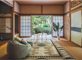 庭園に住むアート Active Art Hotel 80畳の広さを誇る古民家 日本庭園を独り占め
