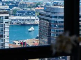 Harbour Views & Modern Living in Sydney CBD