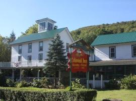 Colonial Inn, hotel i Pine Hill