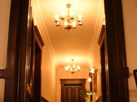 Willa Nestor, hotel dengan tab panas di Kórnik