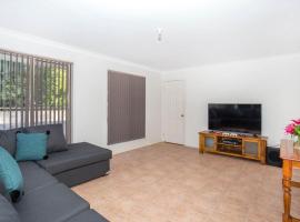 Leafy Retreat - spacious holiday home near harbour, hôtel à Ulladulla