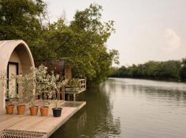 rimbaymangroveresort, hotel in Ban Khlong Tamru