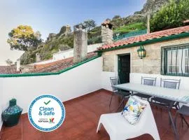 Casa Mont'Santo with Balcony & Terrace
