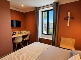 Côté Nuit, hotel a Capestang