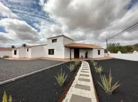 Villa with pool in the centre of Fuerteventura